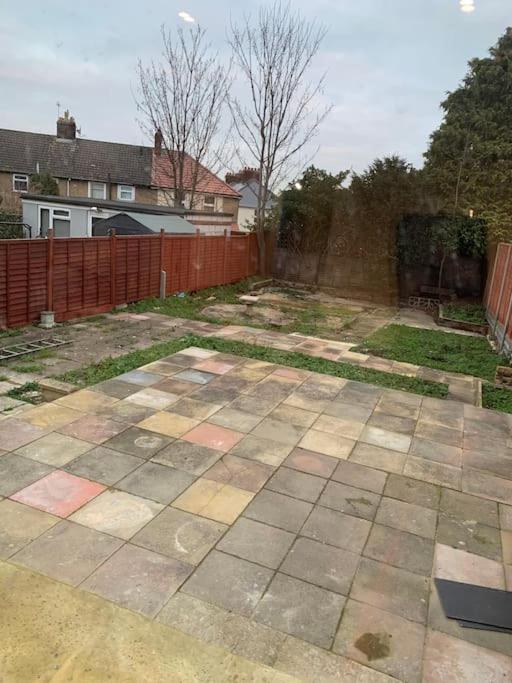 Beautiful 5Bedroom Hse-Contractor/Family/Corporate Dartford Exterior foto